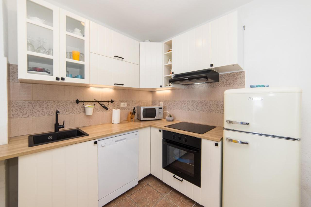 Apartmani Kala Podgora Værelse billede