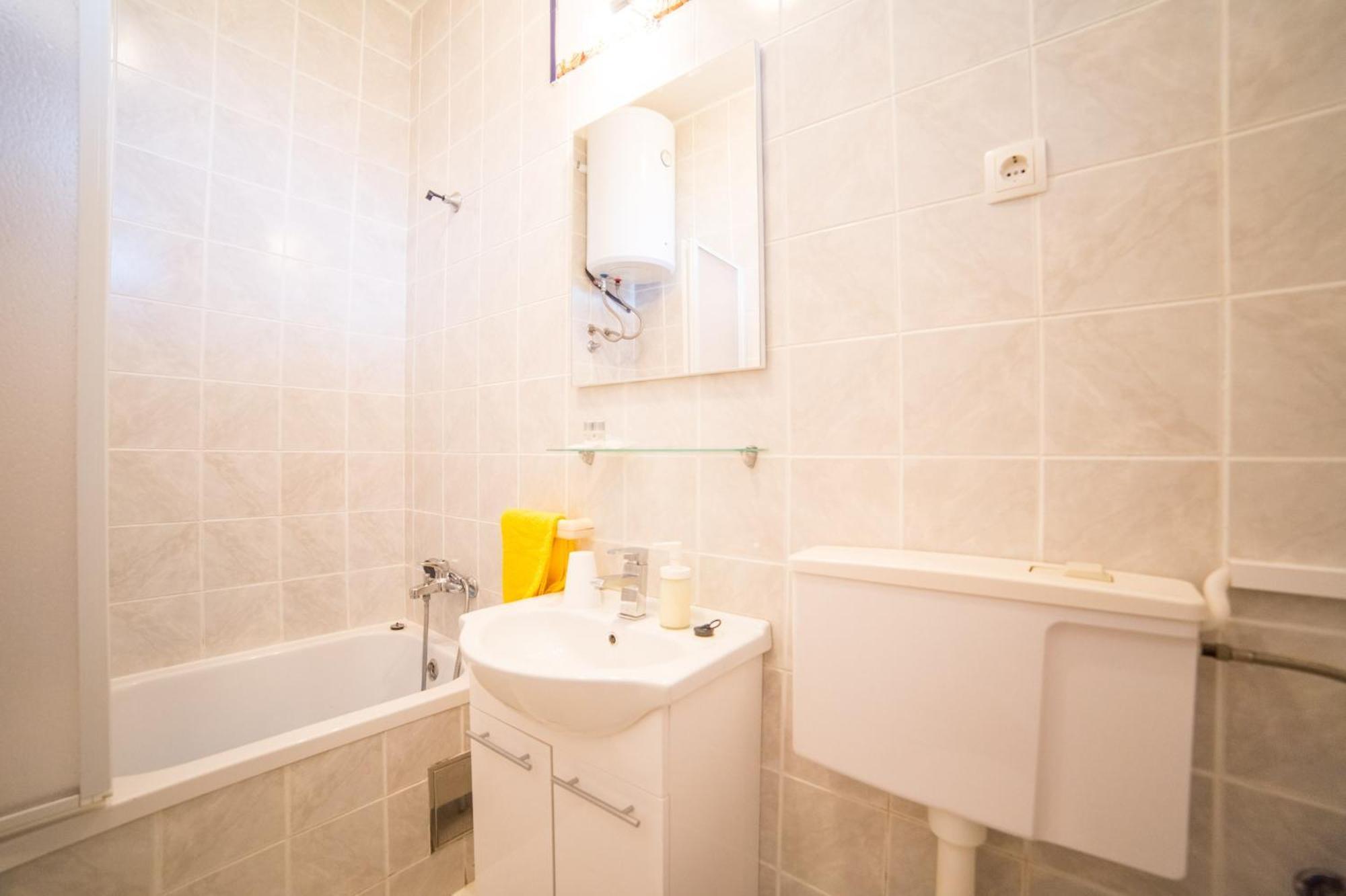 Apartmani Kala Podgora Værelse billede